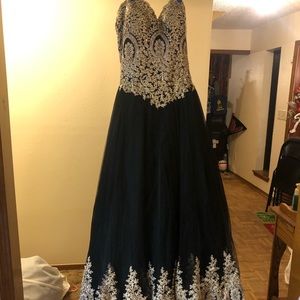 Black and Gold Sherri Hill Prom Dress Size 18
